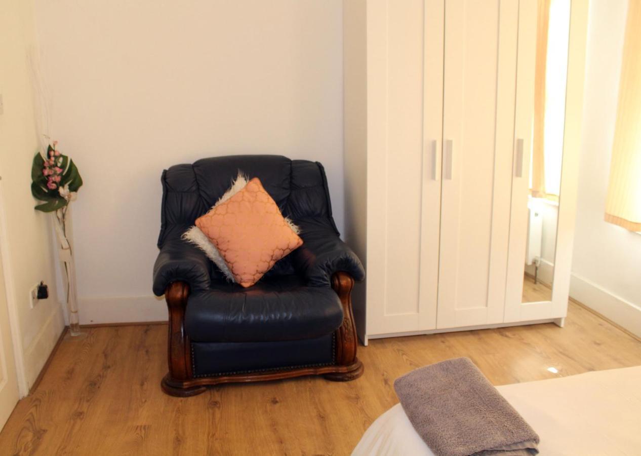 Cozy Rooms Or Apartment In London Townhouse Fast Links To Central Екстериор снимка