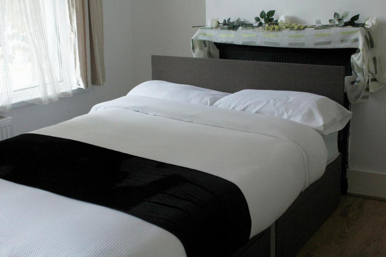 Cozy Rooms Or Apartment In London Townhouse Fast Links To Central Екстериор снимка